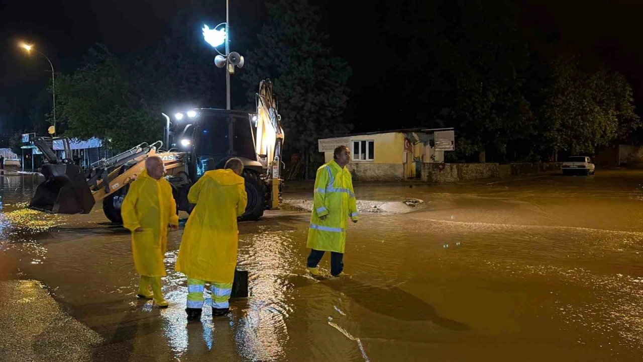 Osmaniyede sağanak etkili oldu