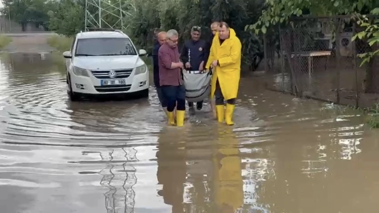 Osmaniyede selde mahsur kalan kadın kurtarıldı
