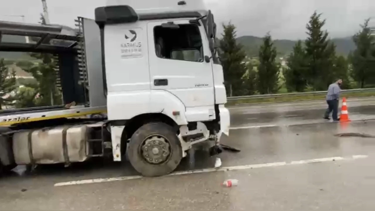 Osmaniyede tır yağmurda savruldu