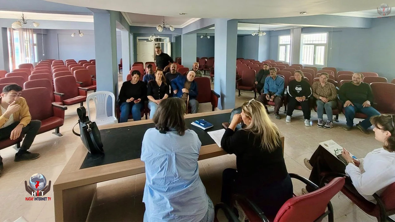 SAMANDAĞ’DA ÜRETİCİLERE B-REÇETE VE PESTİSİT EĞİTİMİ VERİLDİ