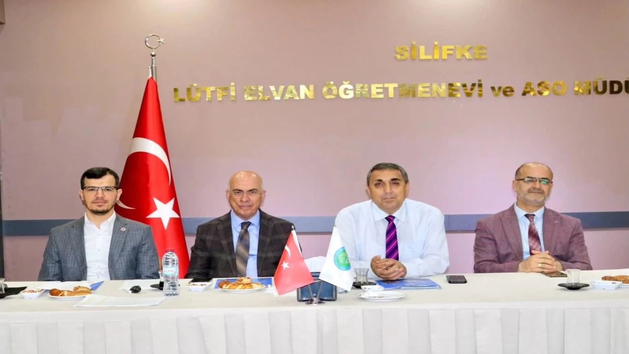 Silifkede İlçe Müftüleri Toplantısı gerçekleştirildi