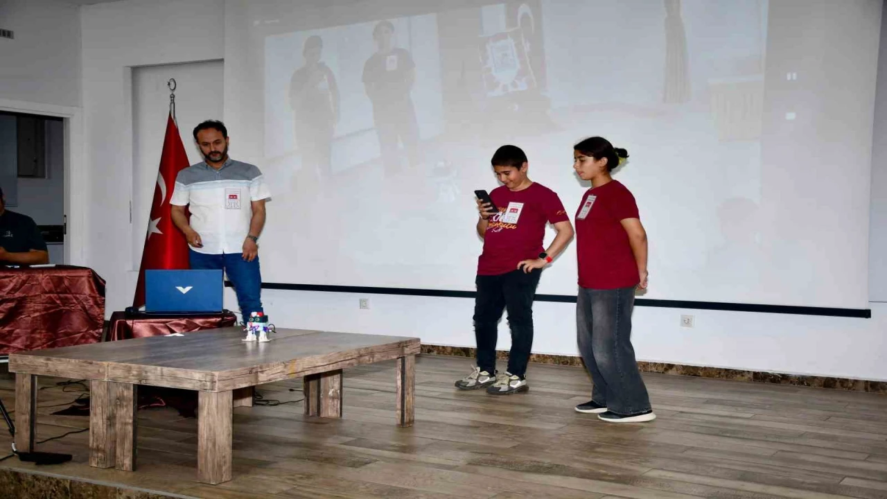 Silifkede Ortaokullar Arası Otto Robot Dans Şenliği düzenlendi