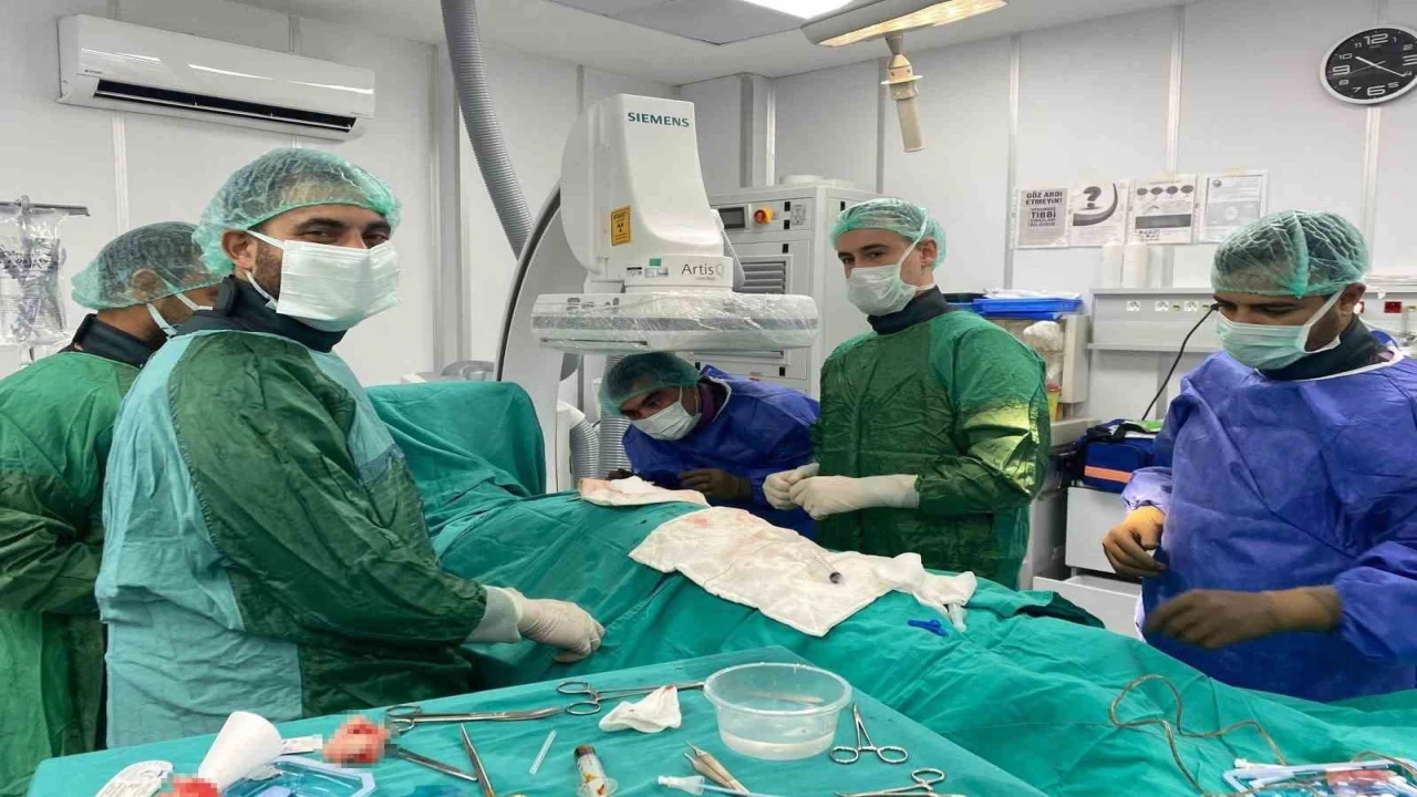 Tarsus Devlet Hastanesinde şoklama özellikli kalp pili takıldı