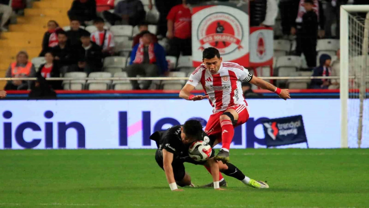 Trendyol Süper Lig: Antalyaspor: 0 - Corendon Alanyaspor: 0 (Maç sonucu)