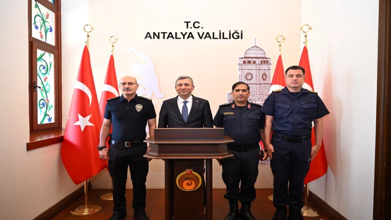 Vali Şahin: Hedefimiz Antalyada deniz hep temiz