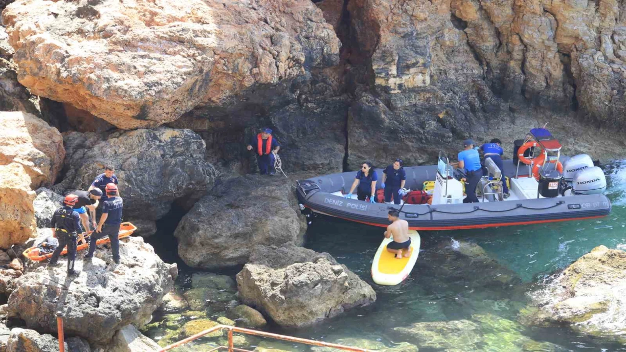Zıpkınla balık avlamak isterken falezlerden düştü, ekipler alarma geçti