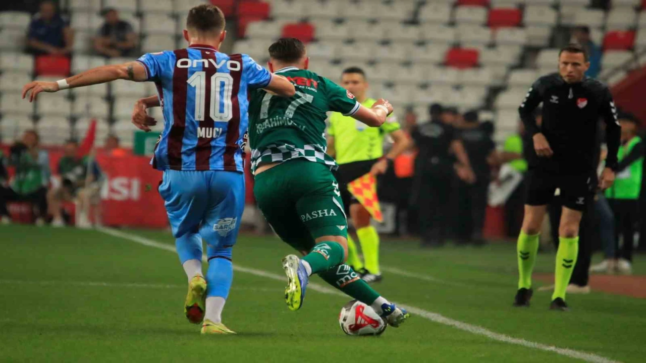 Ziraat Türkiye Kupası: Trabzonspor: 1 - Konyaspor 0 (İlk yarı)