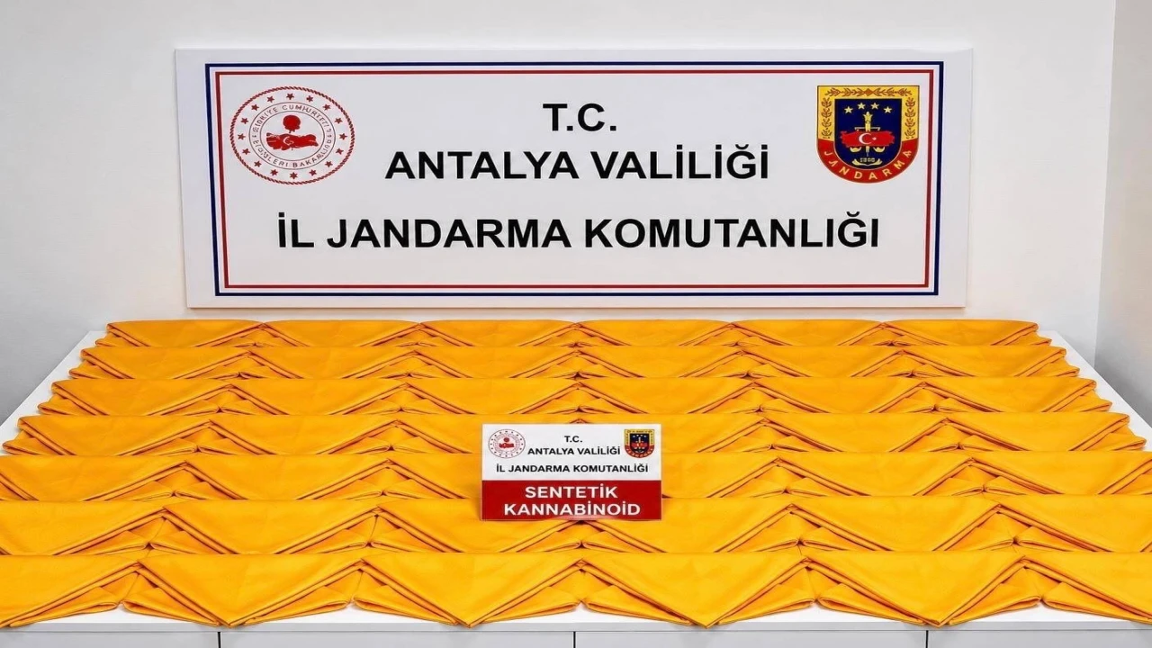 Alanyada otel odasında 537 bin 600 kullanımlık uyuşturucu madde ele geçirildi