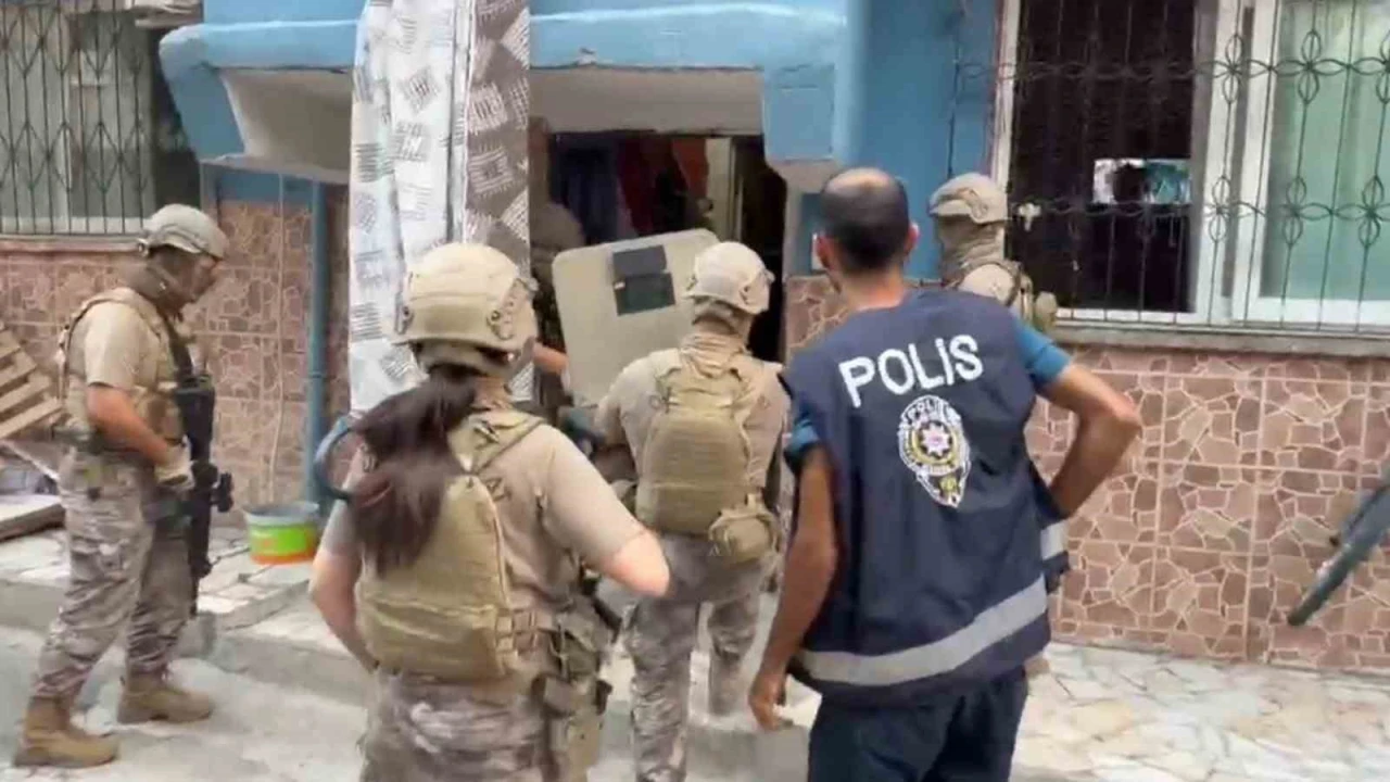 Altın zincir gasp eden şüpheliler yakalandı: 5 tutuklama