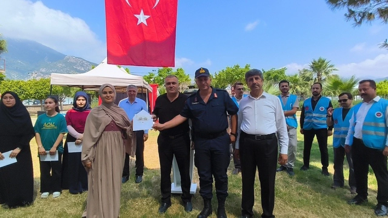 Anamurda Umre ödüllü bilgi yarışması kazananları ödüllerini aldı