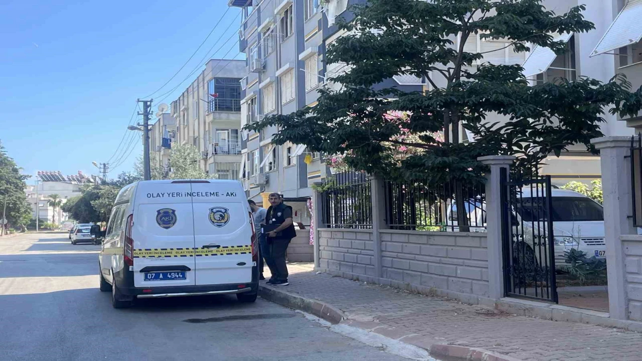 Antalyada 34 yaşındaki genç evinde ölü bulundu