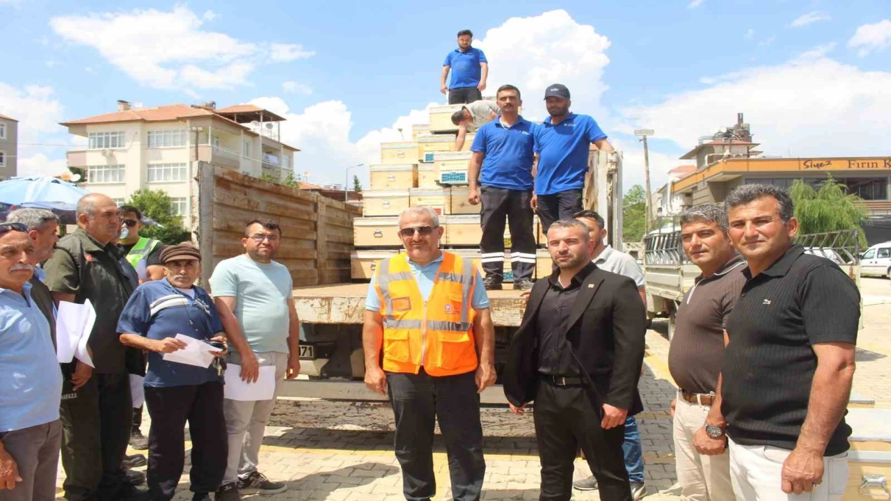 Antalyanın dört bir yanına arı kovanı desteği
