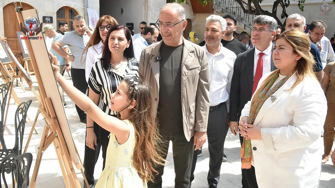 ASYA ALYANAK’IN RESİM SERGİSİ SANATSEVERLERLE BULUŞTU
