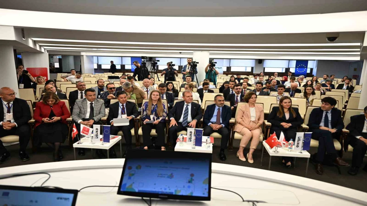 Başkan Seçer: Çağdaş belediyecilik anlayışının en önemli aktörlerinden biri gençlerdir