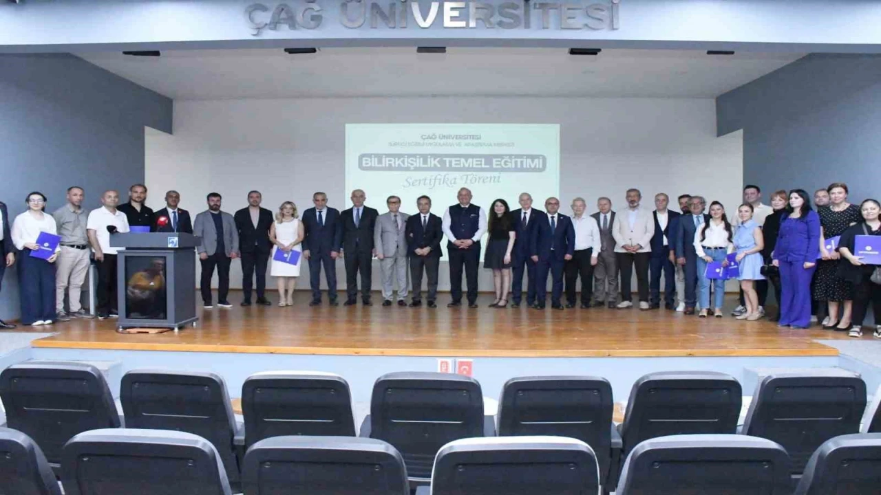 Bilirkişilik temel eğitimini tamamlayan 42 kursiyerlere sertifikaları verildi