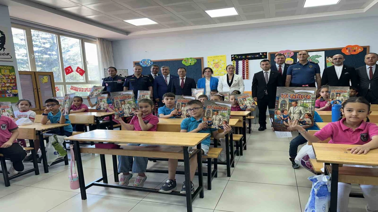 Burdurda 42 bin 82 öğrenci karne alarak yaz tatiline başladı