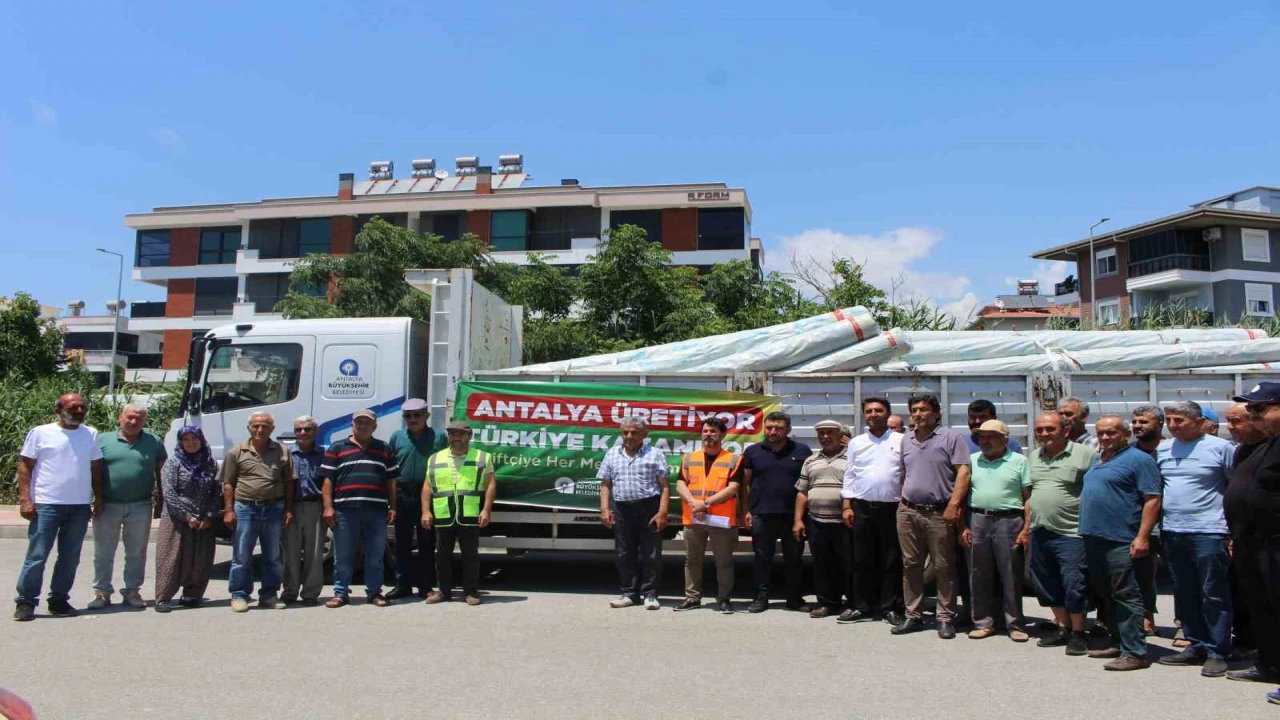 Büyükşehirden Gazipaşalı üreticilere naylon desteği