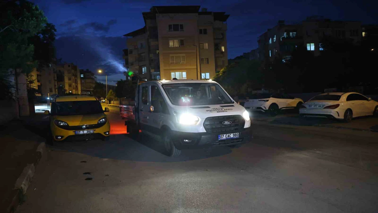 Büyükşehirden gece vektör mesaisi