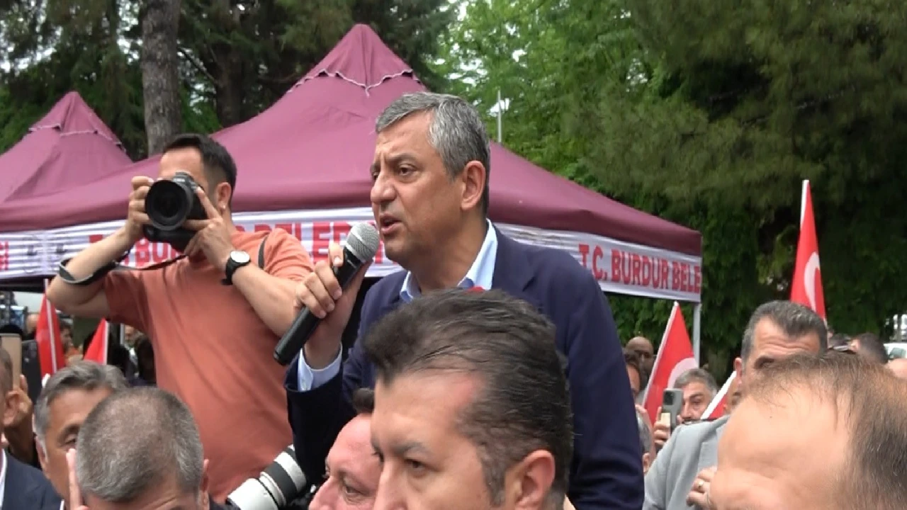 CHP Grup Başkanı Özgür Özel Burdurda
