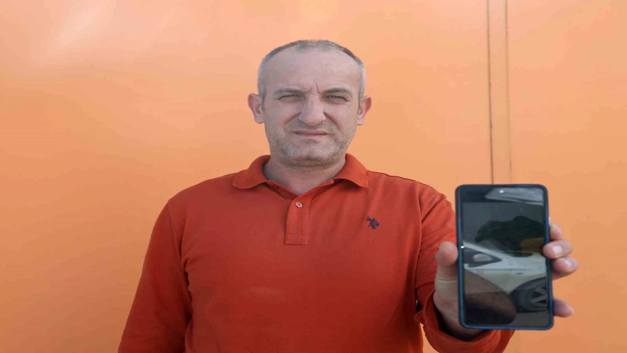 Devriye attığı esnada binaya çarpan yaralı şahini kurtardı