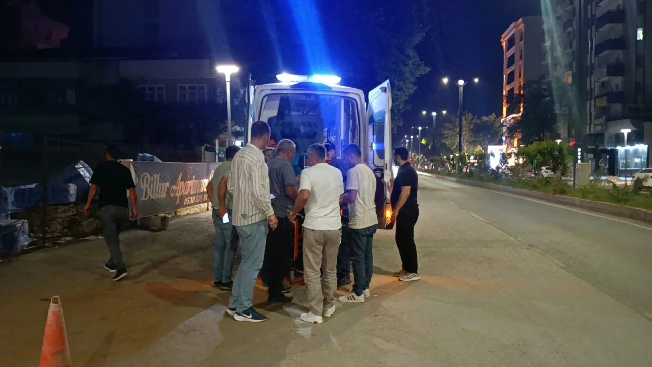 Evine giderken asansör boşluğuna düşüp ağır yaralandı