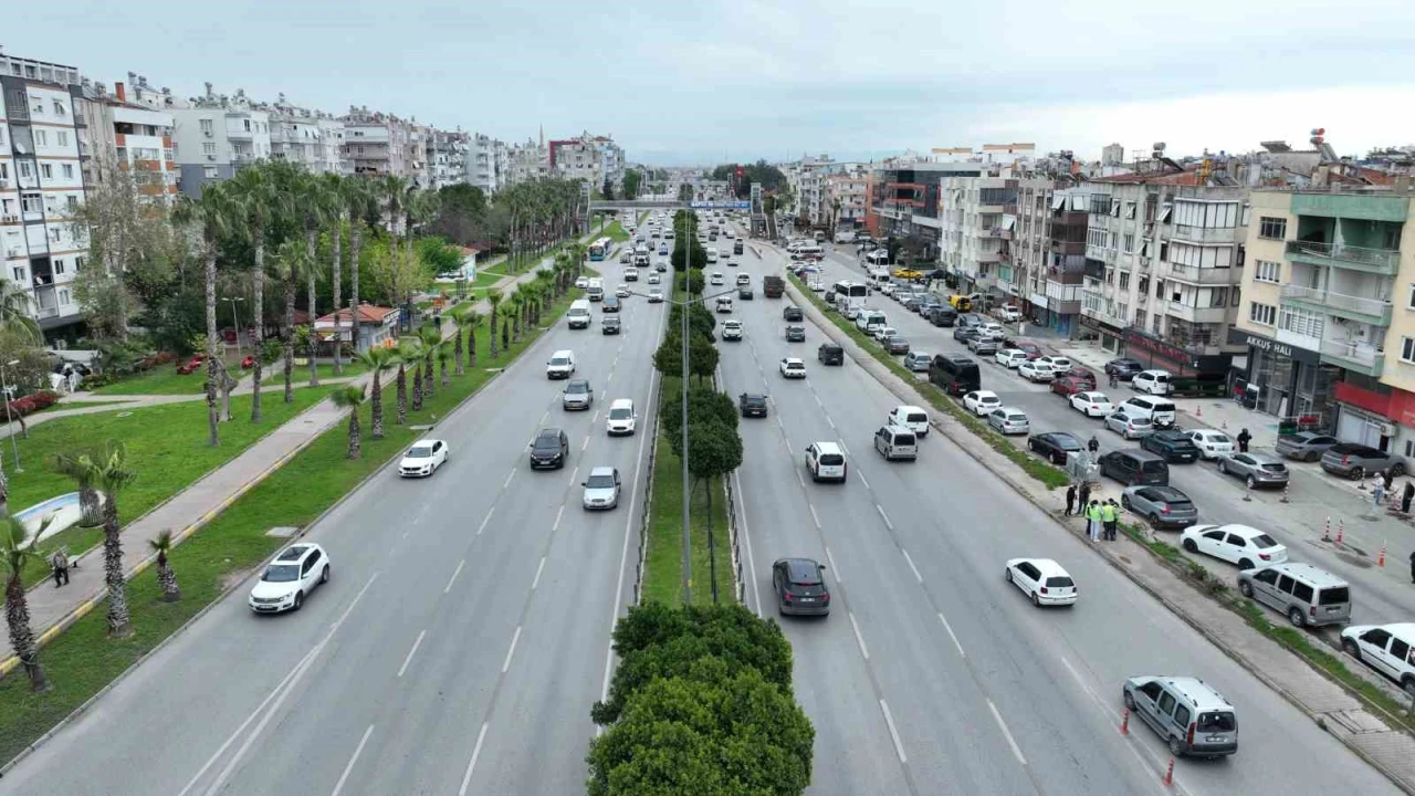 Gazi Bulvarında trafik akışını rahatlatmak için çalışma başlatıldı