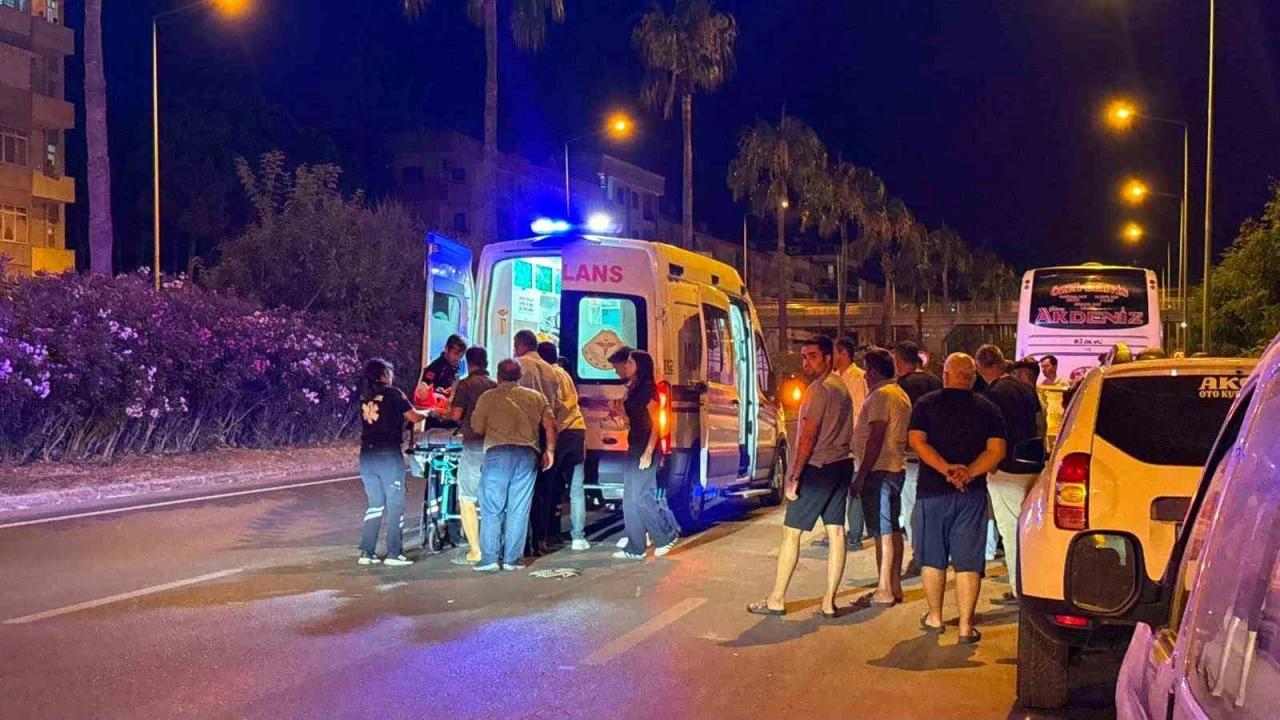 Gazipaşada aracın çarptığı yaya yaralandı