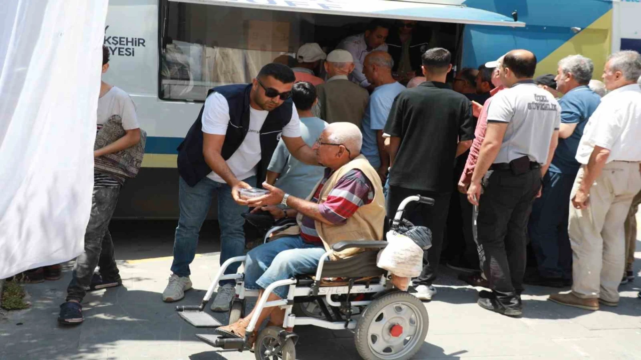 HBBden Muharrem Ayında 5 bin kişilik aşure ikramı