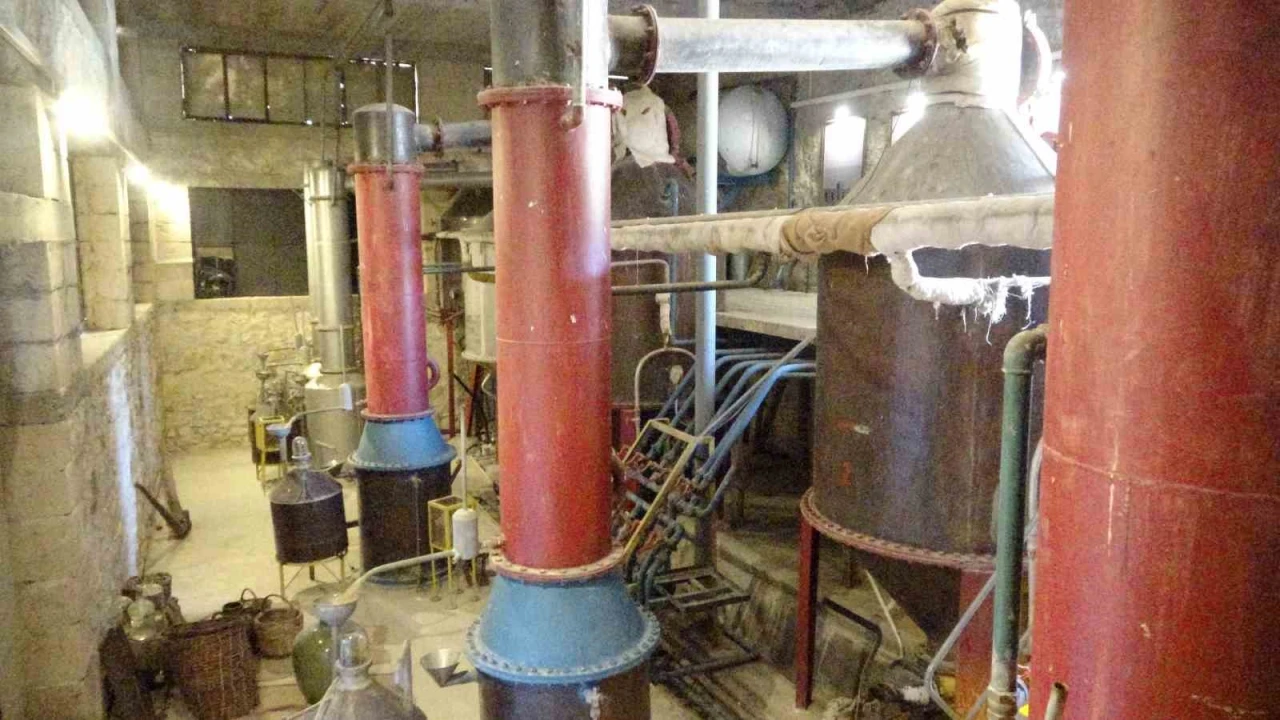 Ispartada 1950lerden kalan gül yağı fabrikası binlerce ziyaretçiyi ağırlıyor