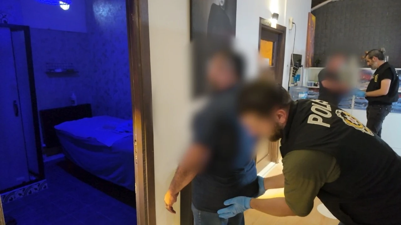 Ispartada masaj salonlarına fuhuş operasyonunda 2 tutuklama