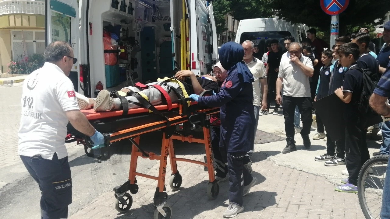 Ispartada otomobil ile motosiklet çarpıştı: 1 yaralı