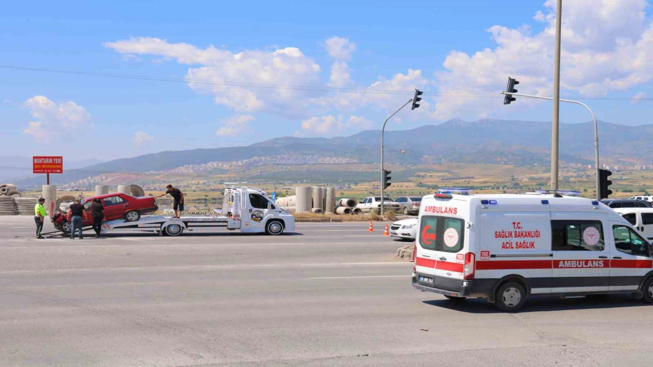 Kahramanmaraşta 2 farklı trafik kazasında 2 kişi yaralandı