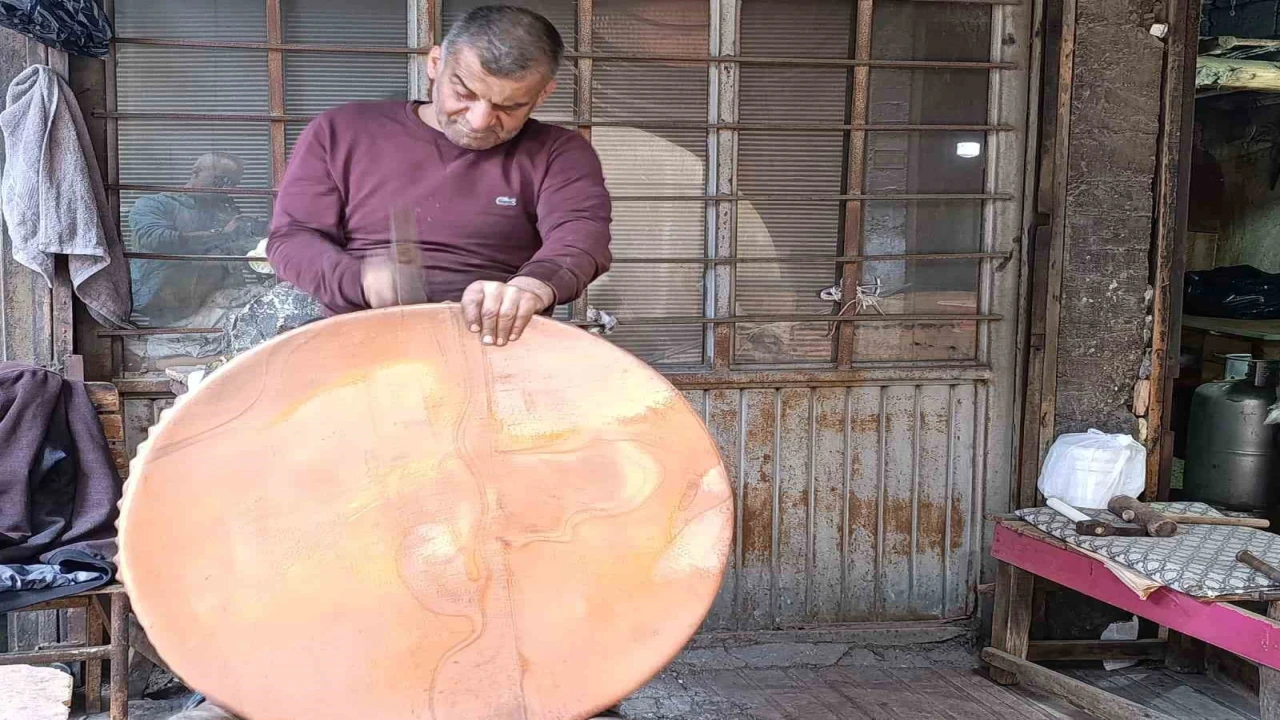 Kahramanmaraşta bakırcılık, kalaycılık ve demircilik zamana direniyor