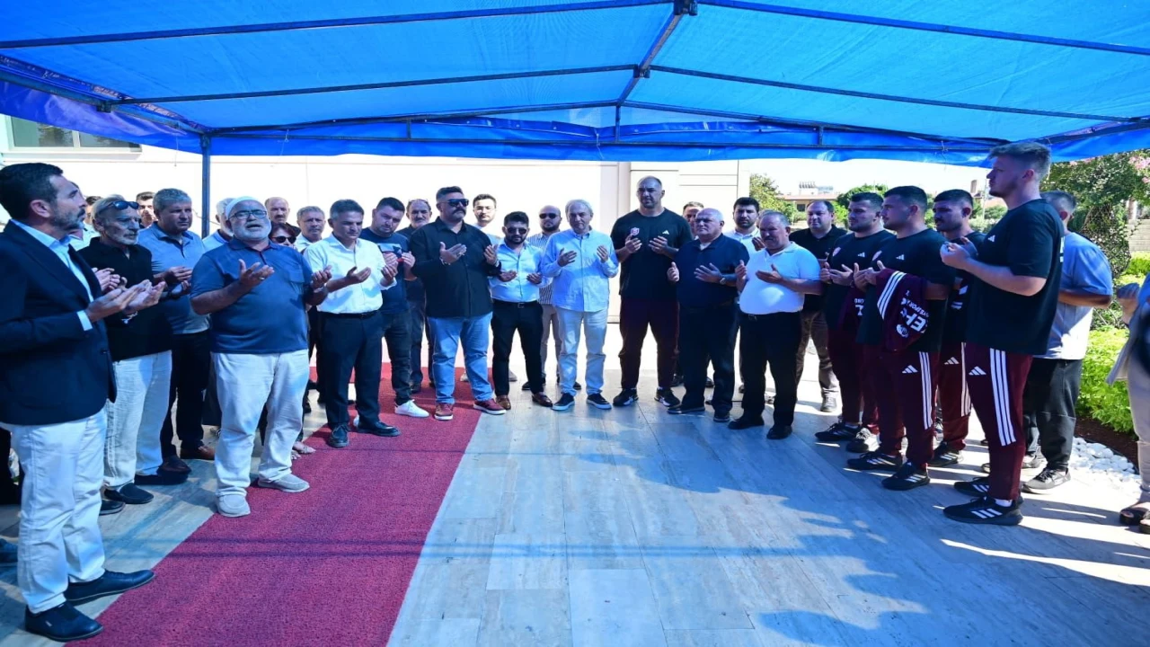 Kepezin pehlivanları dualarla Tarihi Kırkpınara uğurlandı