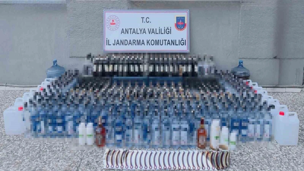 Manavgatta kaçak alkol operasyonu: Yüzlerce litre ele geçirildi