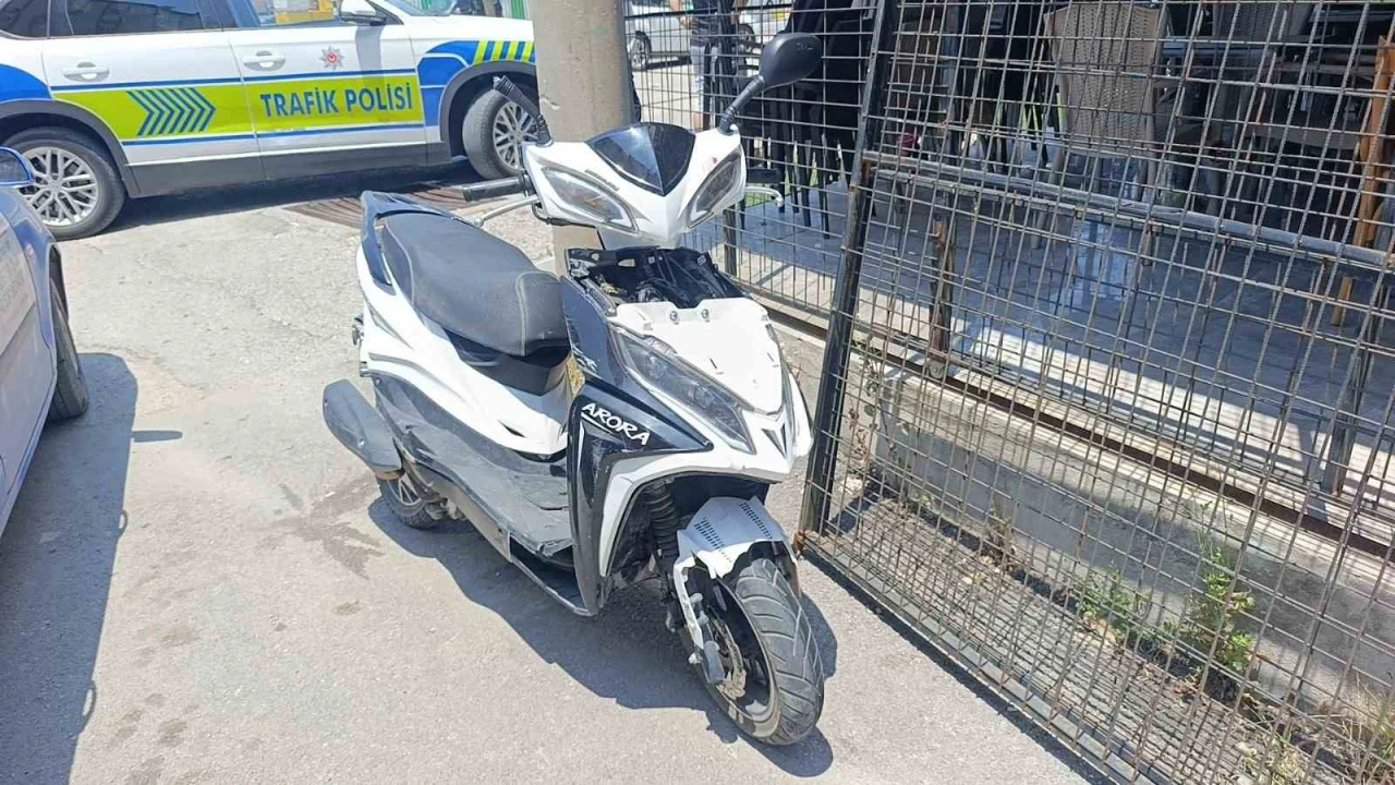 Manavgatta motosiklet ile otomobil çarpıştı: 1 yaralı