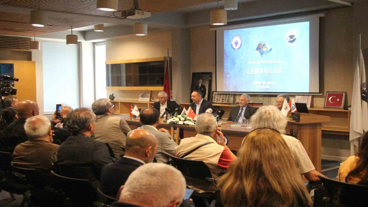 Mersinde ‘Antik Dünyanın Kalbi Limanlar kitabı tan