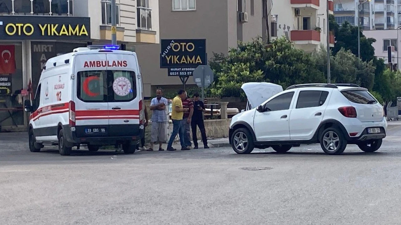 Mersinde araçların karıştığı kazada 2 yaralı
