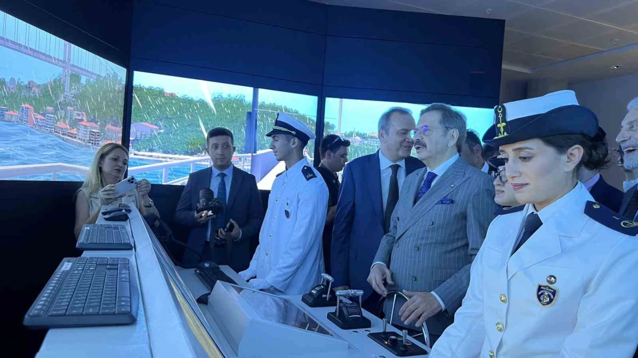 Mersinde Denizcilik Fakültesi binası hizmete açıldı