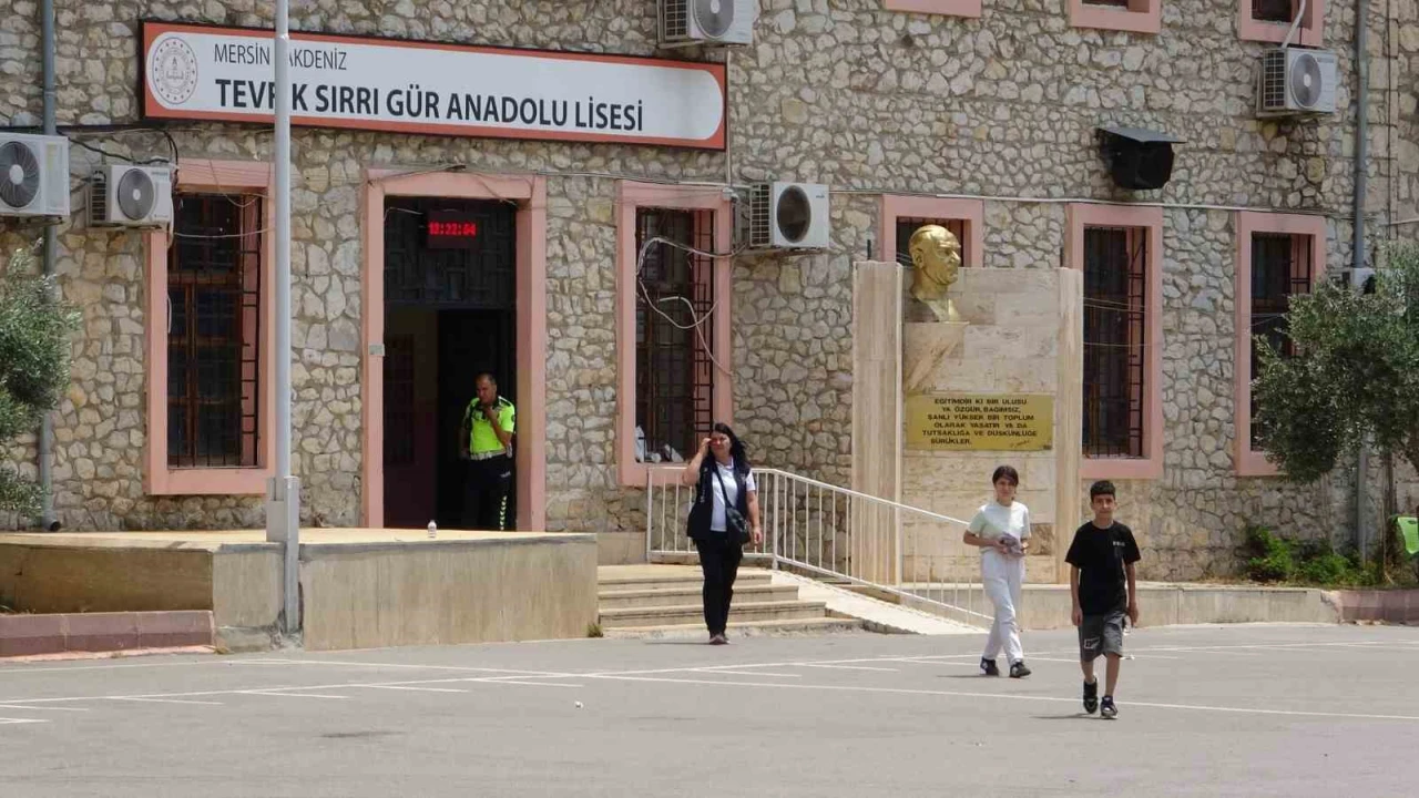 Mersinde LGS sona erdi, öğrenciler sınavı değerlendirdi