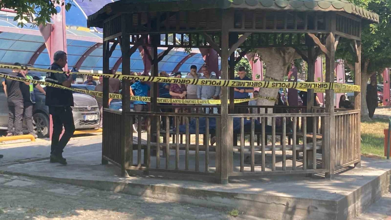 Mersinde şüpheli ölüm: Parkta cansız bedeni bulundu