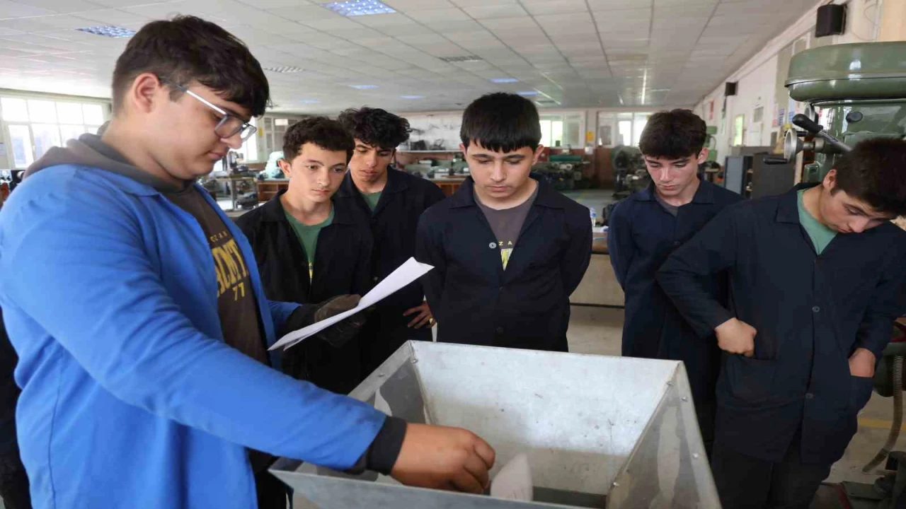 Meslek lisesi öğrencilerinden sıfır atık hamlesi