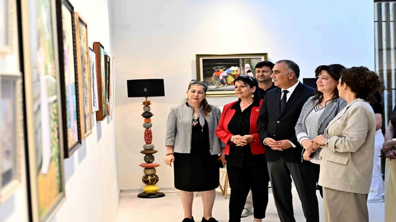 Muratpaşada ‘Zamansız Motifler sanatseverlerle buluştu