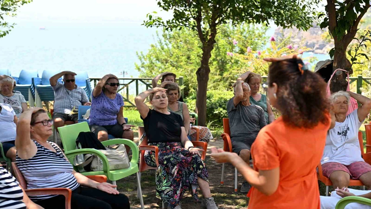 Muratpaşadan Parkinson hastalarına hareket desteği