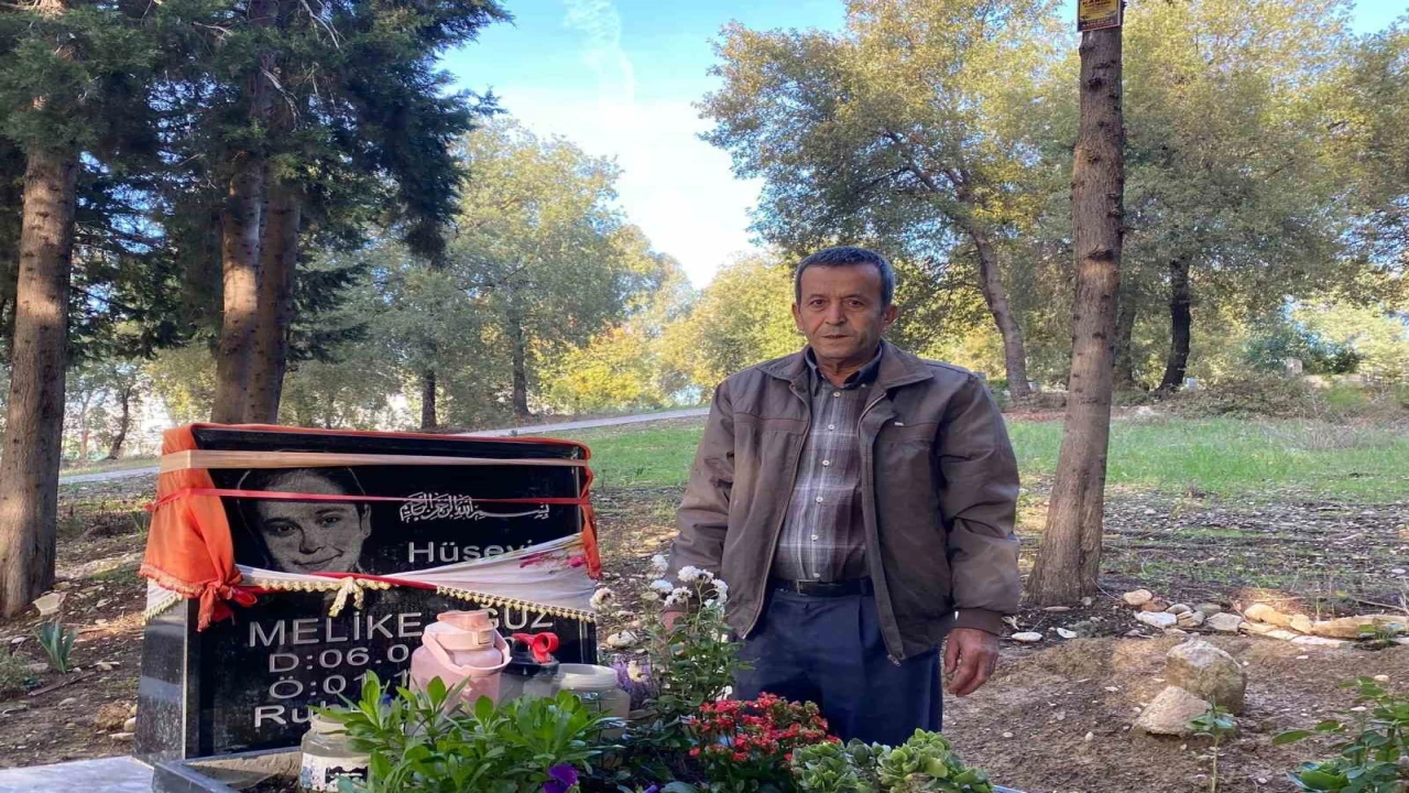 Okula götürdüğü 16 yaşındaki kızını kazada kaybetm