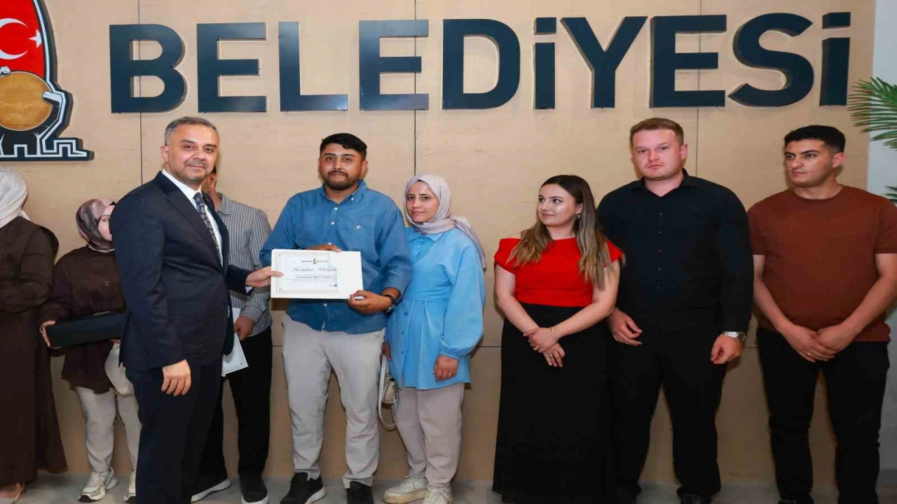 Onikişubat Belediyesi Evlilik Okulunun ilk mezunları sertifikalarını aldı