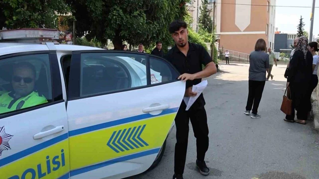 Örnek olmak için 6ncı kez üniversite sınavına girdi, kimliğini unutan öğrenci ise polislerin yardımına rağmen sınava yetişemedi