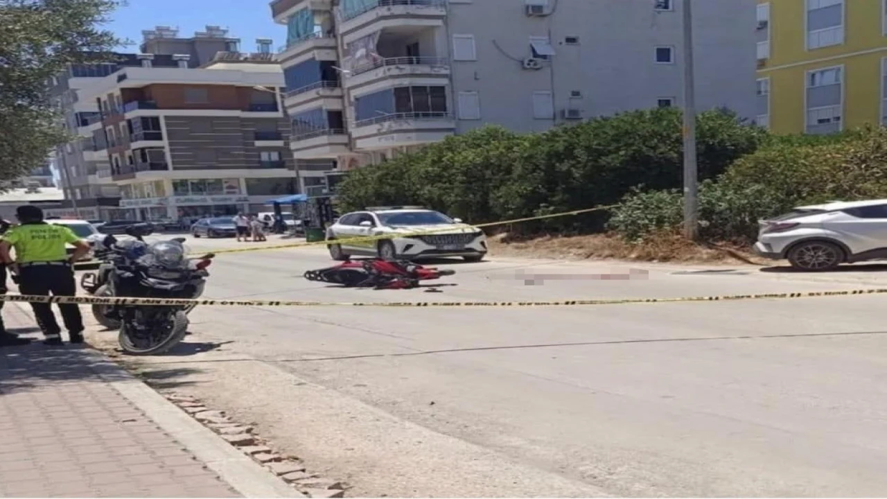 Otomobil ile çarpışan motosikletin genç sürücüsü hayatını kaybetti