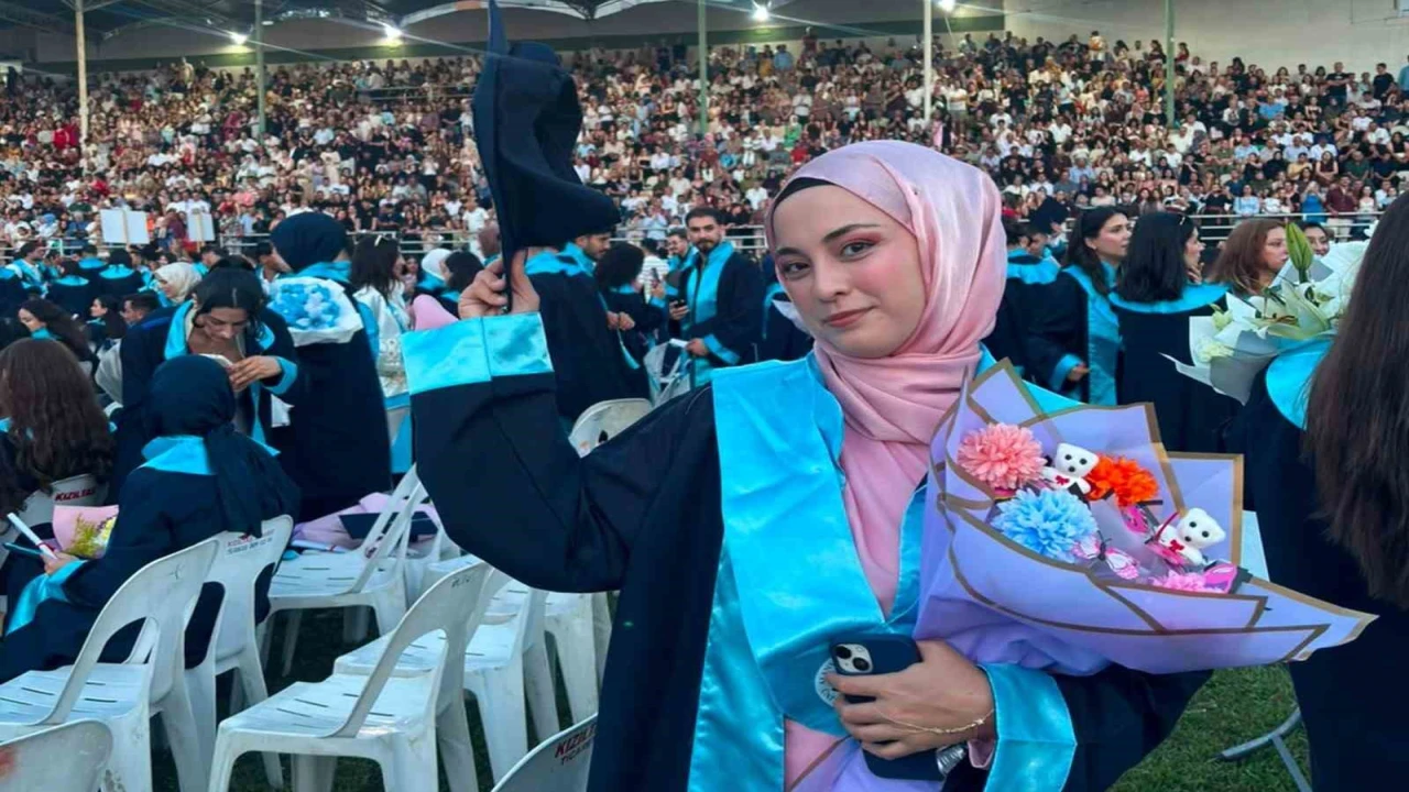 Serebral palsi ile mücadelesini zaferle taçlandırdı 3,48 ortalama ile bölüm ikincisi olarak ALKÜden mezun oldu