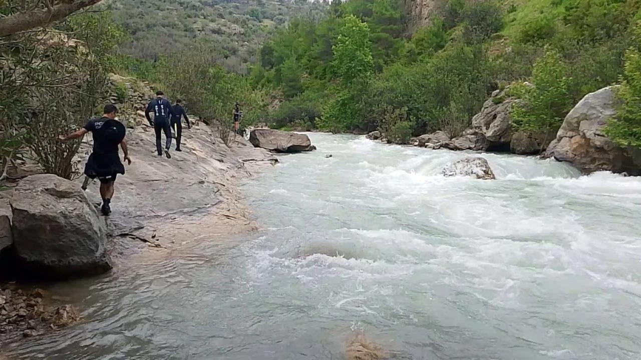 Serinlemek için Eğlence Çayına giren genç bir haftadır bulunamadı